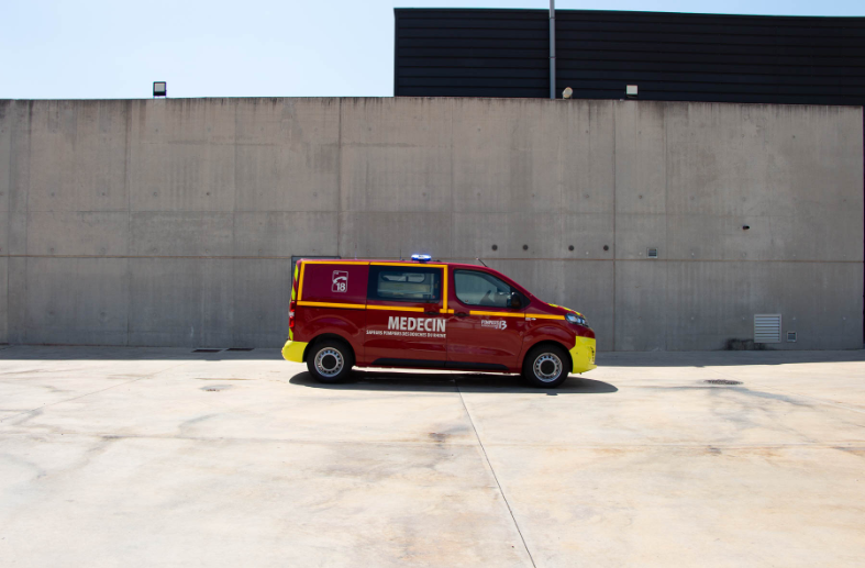 Voici le Véhicule Léger Médecin, l'un des véhicules de la caserne des sapeurs pompiers d'Aubagne.